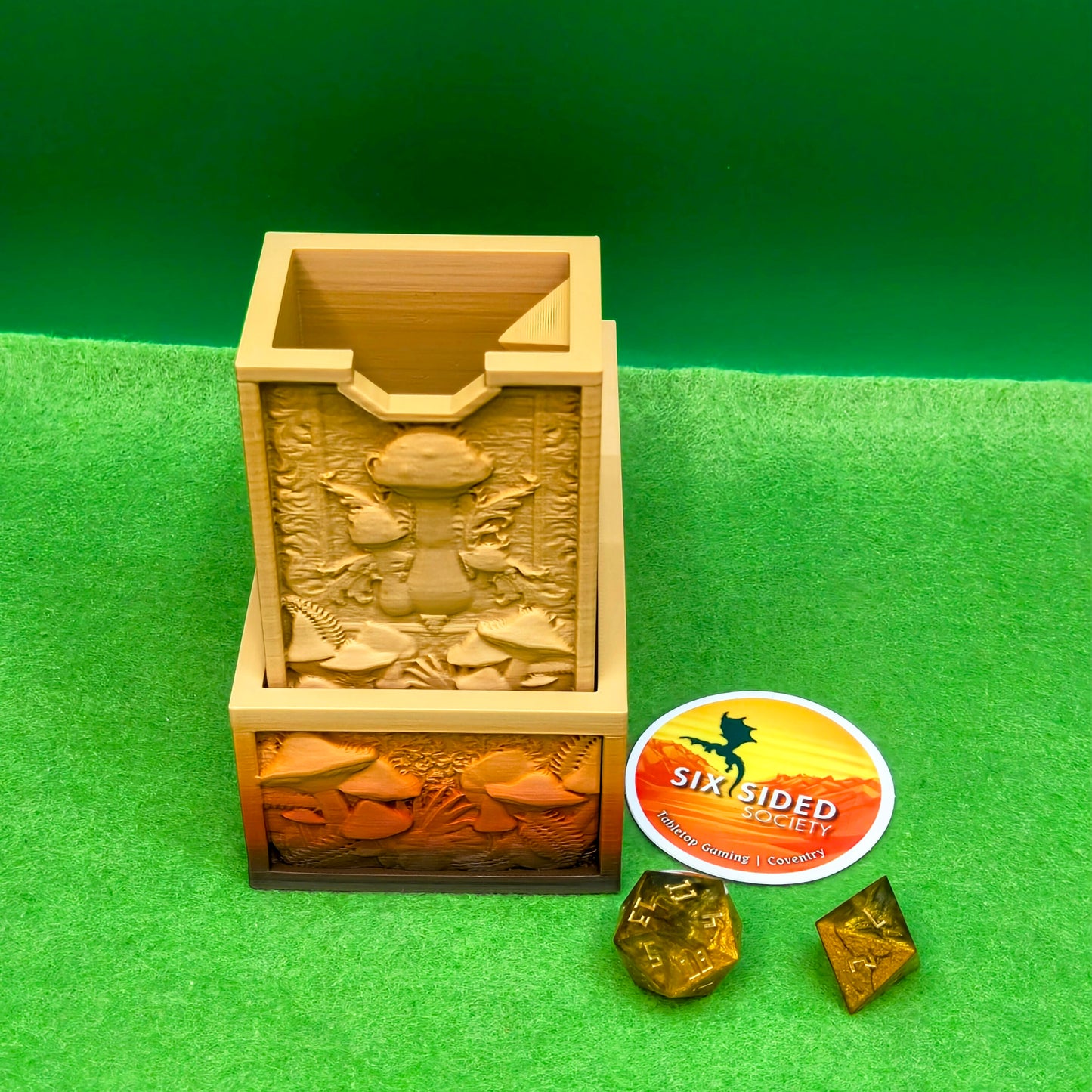 Fantasy dice tower for RPG gaming – Autumn mushroom design for random dice rolls