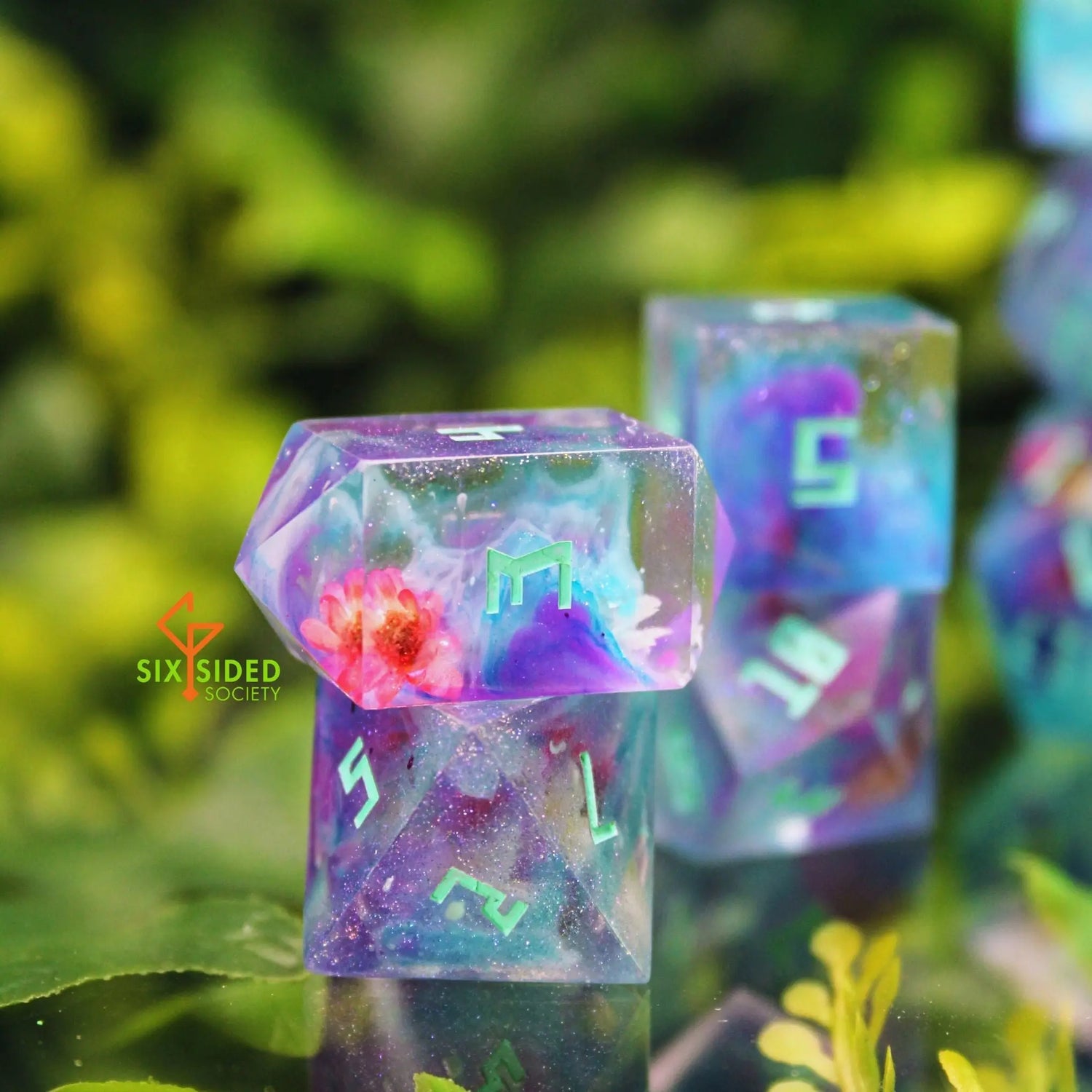 Handmade dice GIFT - Sharp Edge dice set, Artisan dice, DnD Resin dice.