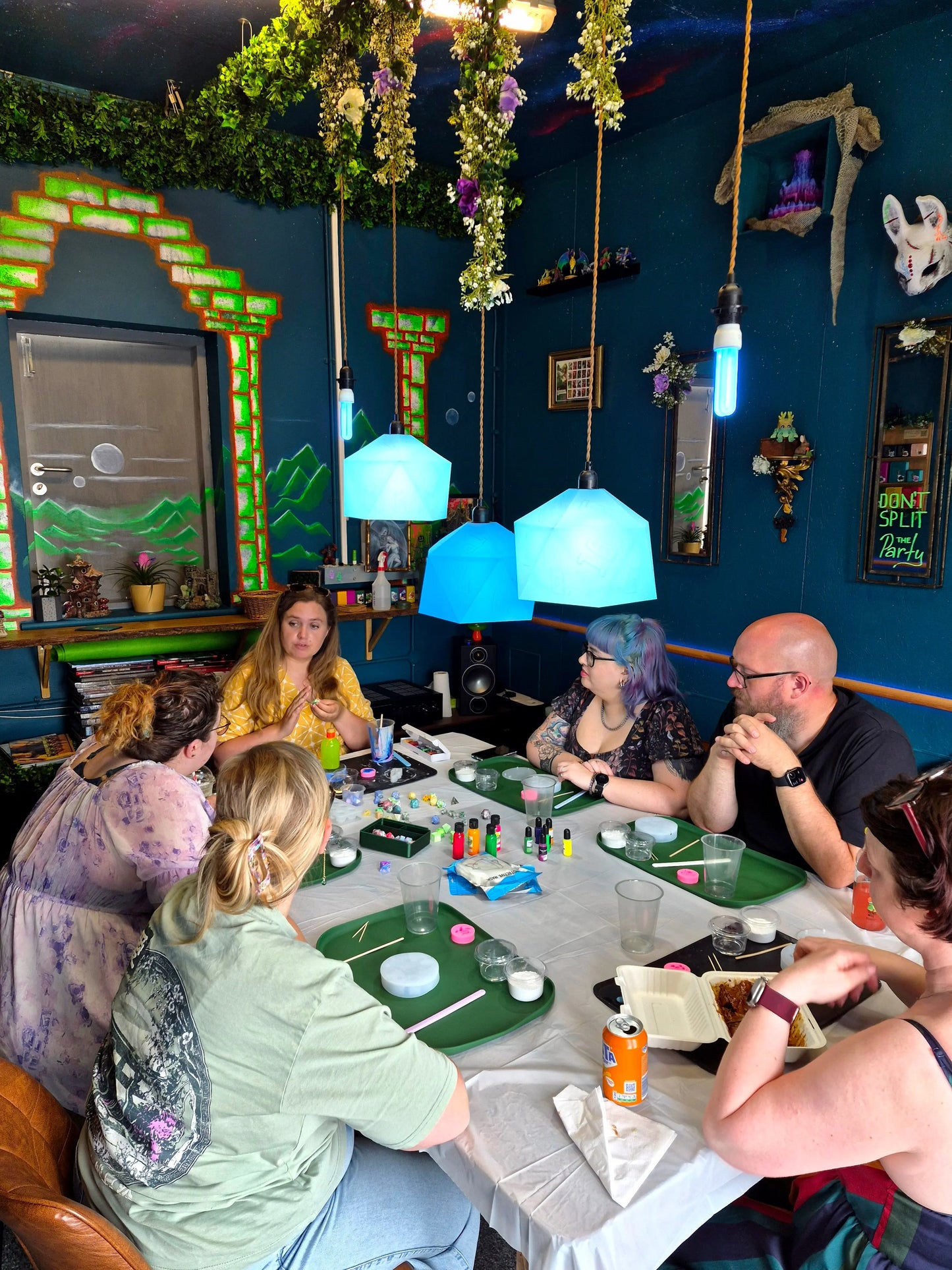 Sun 13th Sept | 11-12:30pm | Eco Resin Dice Pouring