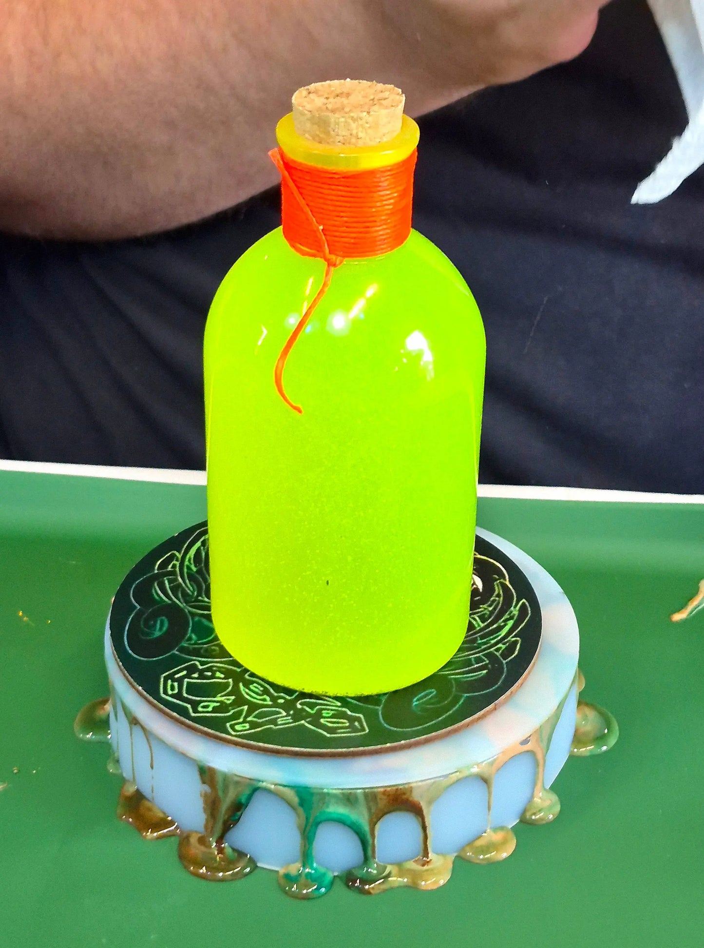 Sun 13th Sept | 11-12:30pm | Eco Resin Dice Pouring