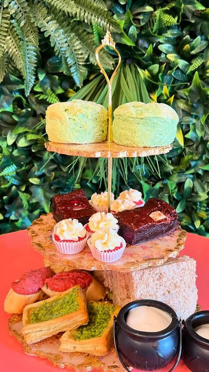 Level up your team building with a unique, refreshing experience that blends&nbsp;strategic fun, mindfulness, and afternoon tea from&nbsp;Sugar and Spice in Coventry! Six Sided Society Business package is designed for companies who want to foster collaboration, creativity, and a little friendly competition - all in a relaxed and immersive setting in the heart of Fargo Village Coventry.