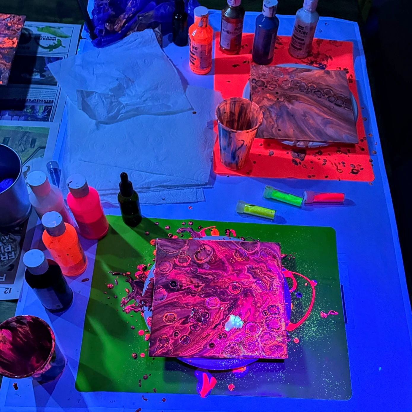 31st Oct | 7pm - 8pm | UV Paint Pour Workshop: Immerse Yourself